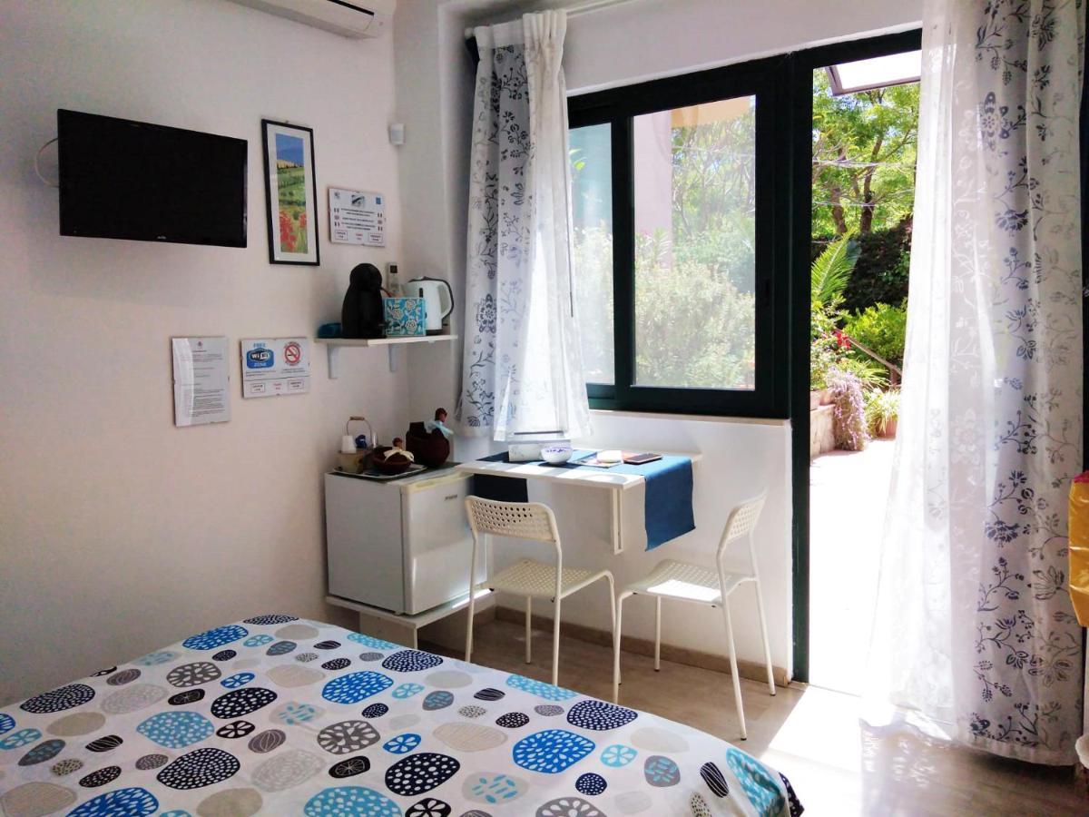 Il Giardino Di Laura Private Rooms Mondello Bagian luar foto